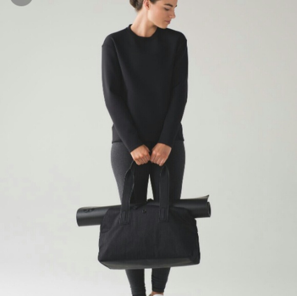 lululemon athletica Sweaters - Lululemon black embrace the space sweater